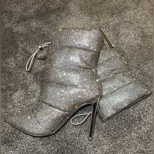 Steve Madden CLOAK-R QUILTED RHINESTONE ANKLE BOOTS